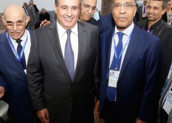 المخاريق يخرج عن “الإجماع النقابي”