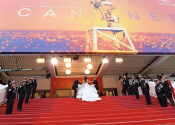 مهرجان “كان”.. الفيلم المغربي “أزرق القفطان” يفوز بجائزة النقد الدولي