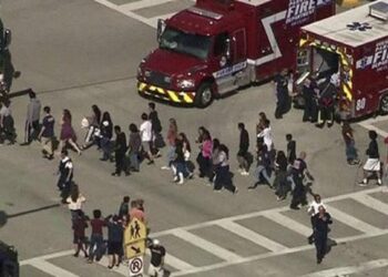 مقتل 21 شخصا بينهم 18 طفلا في إطلاق نار داخل مدرسة ابتدائية بتكساس