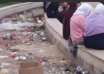 المنتزه الوطني اقشور يرزح تحت وطأة انتشار الأزبال والقمامة التي يخلفها المرتادون