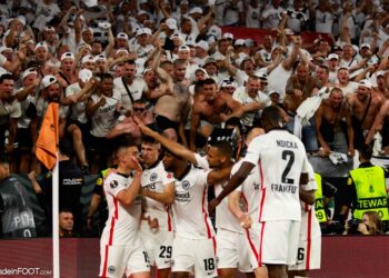 فرانكفورت الألماني يهزم رينجرز الأسكتلندي ويتوج بطلا للدوري الأوروبي