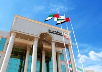 الامارات .. أحكام بالسجن بين 3 و 15 عاما في حق أفراد عصابة إجرامية من 79 شخصا بتهم الاحتيال وغسل الأموال