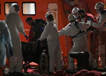 محكمة اسبانية تمنح الجنسية لطفلة ولدت على متن قارب مهاجرين