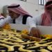 أسرة قاهرية طرزت كسوة الكعبة لعقود، تواصل حرفتها بخيوط الذهب
