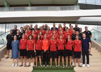 فوزي لقجع يحفز لاعبات المنتخب المغربي لكرة القدم النسوية من أجل نيل اللقب القاري