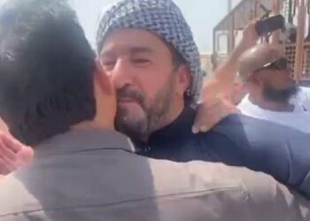 عراقي من لندن يصل مكة لاداء مناسك الحج بعد 11شهرا مشيا على الاقدام