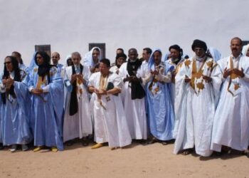تخلبد ذكرى استرجاع وادي الذهب..   أفراد قبيلة أولاد الدليم يعبرون عن أصدق عبارات الطاعة والولاء لأمير المؤمنين