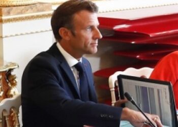 ماكرون يريد إعداد الفرنسيين لأوقات أصعب