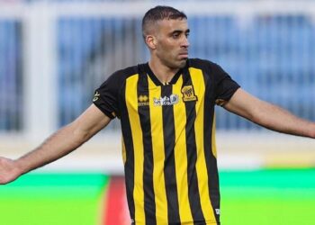 إيقاف المغربي عبدالرزاق حمدالله لمدة 4 أشهر..