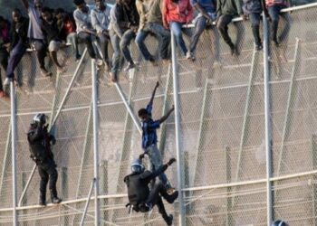 اقتحام سياج مليلية المحتلة: السجن عامين ونصف عام بحق مجموعة أخرى من المهاجرين