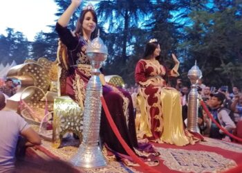 تتويج ملكة جمال التفاح بإموزار كندر