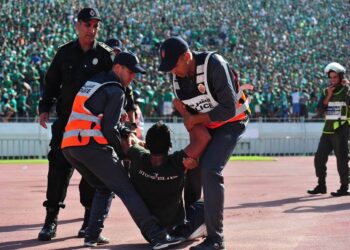 توقيف 12 شخصاً ضمنهم قاصرين بسبب الشغب الرياضي بوجدة
