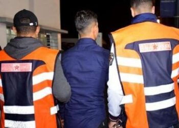 توقيف شخصين مرتبطين بشبكة للنصب والاحتيال عبر الشيكات بالعيون