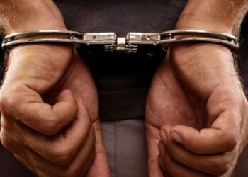 طنجة.. توقيف كولومبي مرتبط بشبكة دولية لتهريب المخدرات عن طريق المسارات الجوية