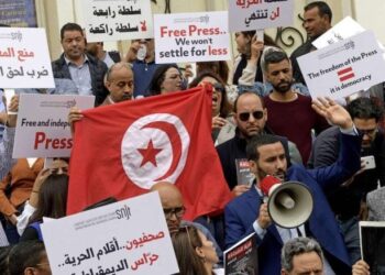 حكم بالسجن سنة في حق صحافي تونسي رفض الكشف عن مصادره