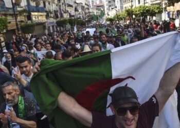 ذي إيكونوميست البريطانية: الحكرة والحراكة كلمتان تلخصان الغمة الجزائرية