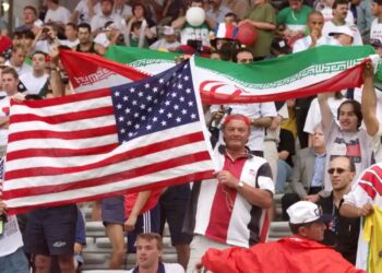 عندما تحل  السياسة ضيفا  ثقيلا  في ملاعب كرة القدم