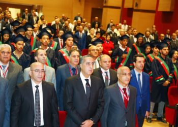 حموشي يشرف على توزيع المكافآت المالية للمتوجين من أبناء أسرة الأمن