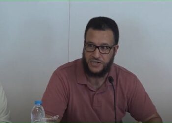 إسبانيا ترحل مغربيا بتهمة أنه “مرجع للسلفية المتشددة”