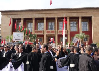 المحامون يرفعون “وهبي …إرحل”