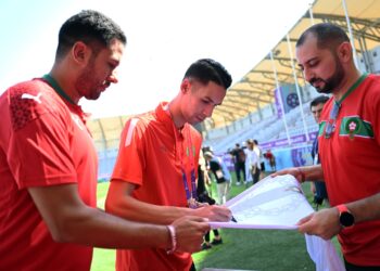 فيديو…لقاء بعض لاعبي المنتخب الوطني مع الجماهير المغربية بقطر
