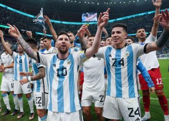 ميسي يحطم رقم باتيستوتا.. عادل إنجاز أسطورة ألمانيا خلال مباراة الأرجنتين وكرواتيا