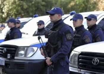مجموعة فوضوية تتبنى الهجوم على سيارتين لسفارة إيطاليا في اليونان