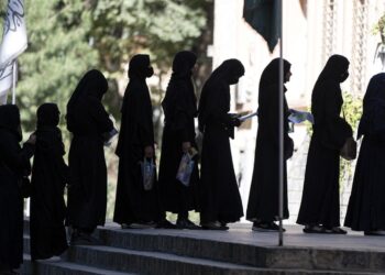 عاجل غوتيريش يقلق من قرار طالبان منع الفتيات من ارتياد الجامعات