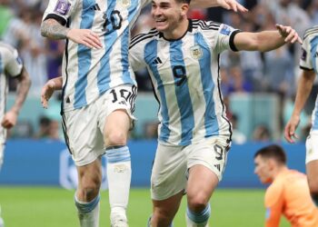 الأرجنتين تبلغ المباراة النهائية بفوزها على كرواتيا 3-0