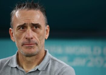 مدرب منتخب كوريا الجنوبية يعلن رحيله عن منصبه
