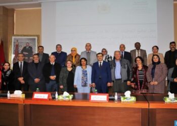 مائدة مستديرة حول دور الإعلام في تعزيز التواصل الترابي