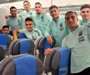 عاجل وصول منتخب الارجنتين الفائز بكأس العالم لكرة القدم 2022 الى بوينوس ايرس