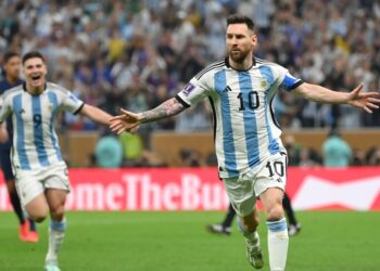 الأرجنتين تجهز على فرنسا وتتوج بطلة لكأس العالم للمرة الثالثة