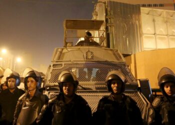 تنظيم داعش يتبنى الاعتداء الدامي على الأمن في مصر