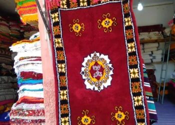 قرية الصناع بفم زكيد.. فضاء يعكس ثراء الحرف التقليدية باقليم طاطا
