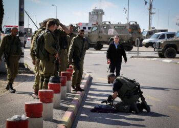 مقتل فلسطيني بعد طعنه إسرائيليا بالضفة الغربية المحتلة