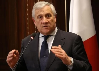 الرئيس الإيطالي يوبخ السفير الإيراني أثناء تسليم الأخير أوراق اعتماده