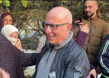 إسرائيل تفرج عن فلسطيني أمضى اربعين عاما في سجونها