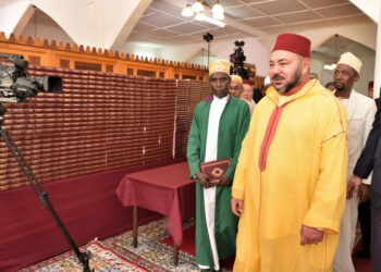 جلالة الملك يشجع على حفظ القرآن الكريم وترتيله وتجويده بغامبيا