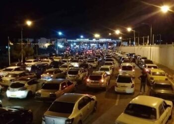 الجزائر تعرقل حركة التونسيين العائدين إلى بلادهم وتحجز مقتنياتهم