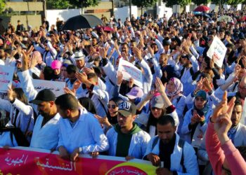 فرض عقوبات على “الأساتذة” الرافضين تسليم نقط المراقبة