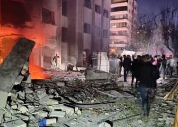15 قتيلا في قصف إسرائيلي على حي سكني في دمشق