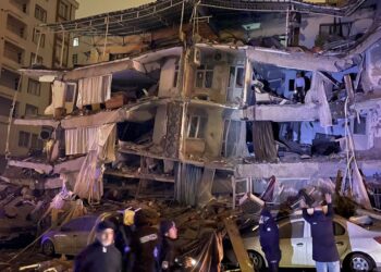 عاجل ارتفاع حصيلة قتلى زلزال تركيا إلى 284 شخصا