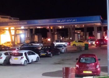 تواصل تعطل التونسيين العائدين من الجزائر عبر المعابر الحدودية الثلاثة بولاية جندوبة