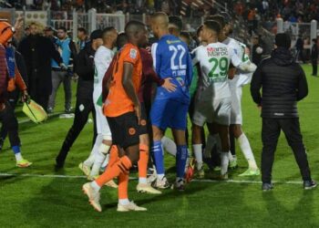 السلطات تمنع جماهير الرجاء البيضاوي من التنقل إلى تطوان