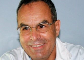 البروفسور الأزهري ينتزع رئاسة جمعية جراحة الدماغ والأعصاب الفرونكفونية بعدما كانت لعقود حبيسة أوروبا
