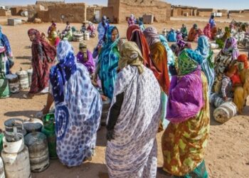 وكالة أنباء إسبانية :  غياب المراقبة على أموال المساعدات الإنسانية الموجهة لمخيمات تندوف