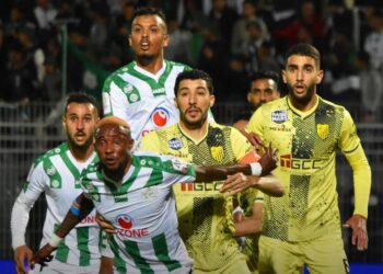 المغرب الفاسي يقسو على الدفاع الحسني الجديدي