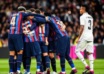 برشلونة يسقط الريال في عقر داره ويقترب من نهائي كأس الملك
