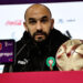 الركراكي يصفح عن عامل فندق وجه إهانات عنصرية للمنتخب الوطني